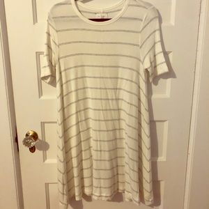 EUC Amazingly Soft Lou & Grey Swing Dress, Size M